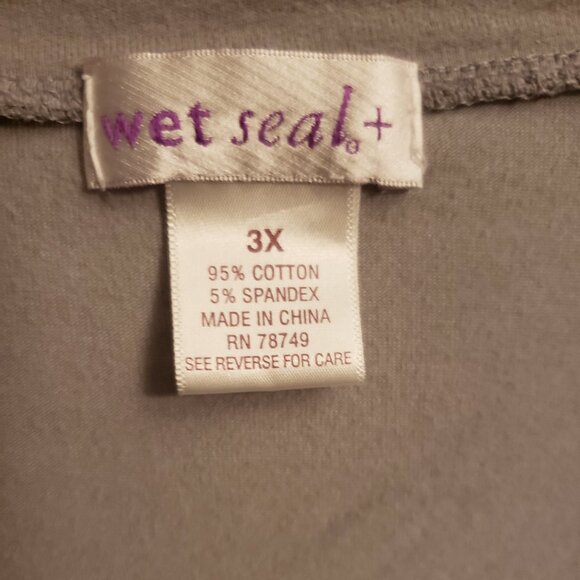 Wet Seal + Women's Gray V-Neck Top Long Sleeved T-Shirt Plus Size Please Read - Picture 3 of 3